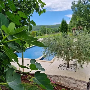 Stancija Ruseti 5*, Oprtalj Kroatien